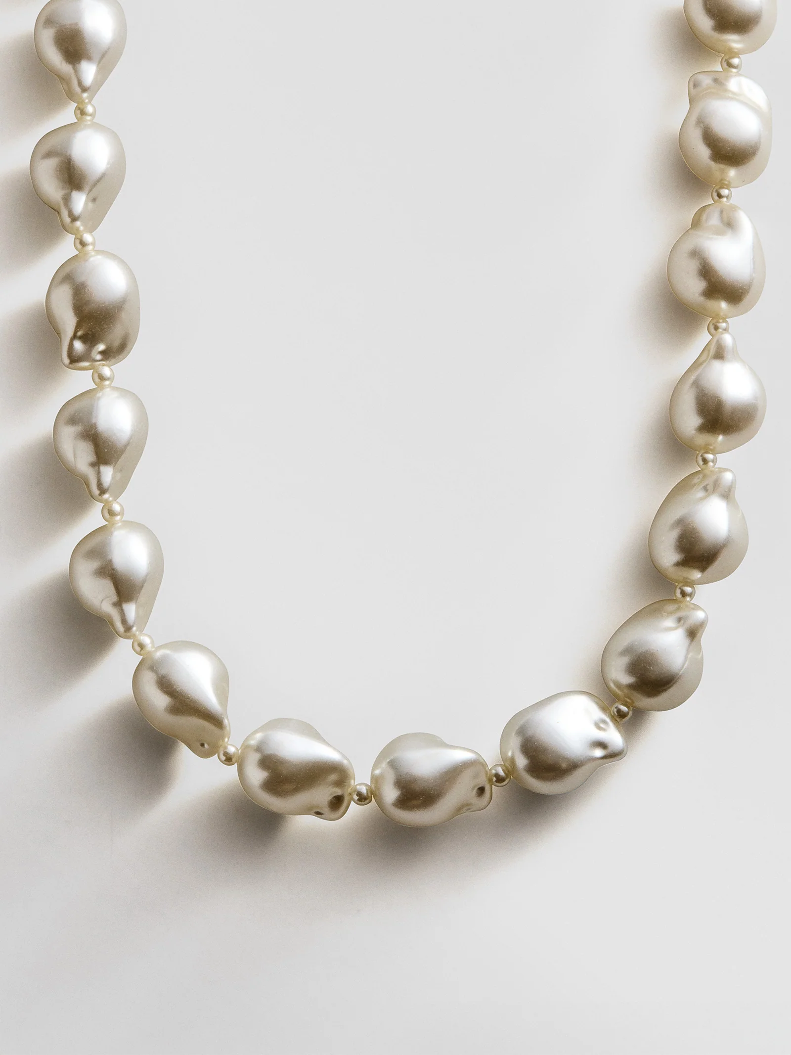 Teagan Pearl Necklace - White - Image 3